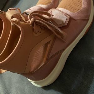 Puma Phenom Wn’s Size 9.5 Gently Used
